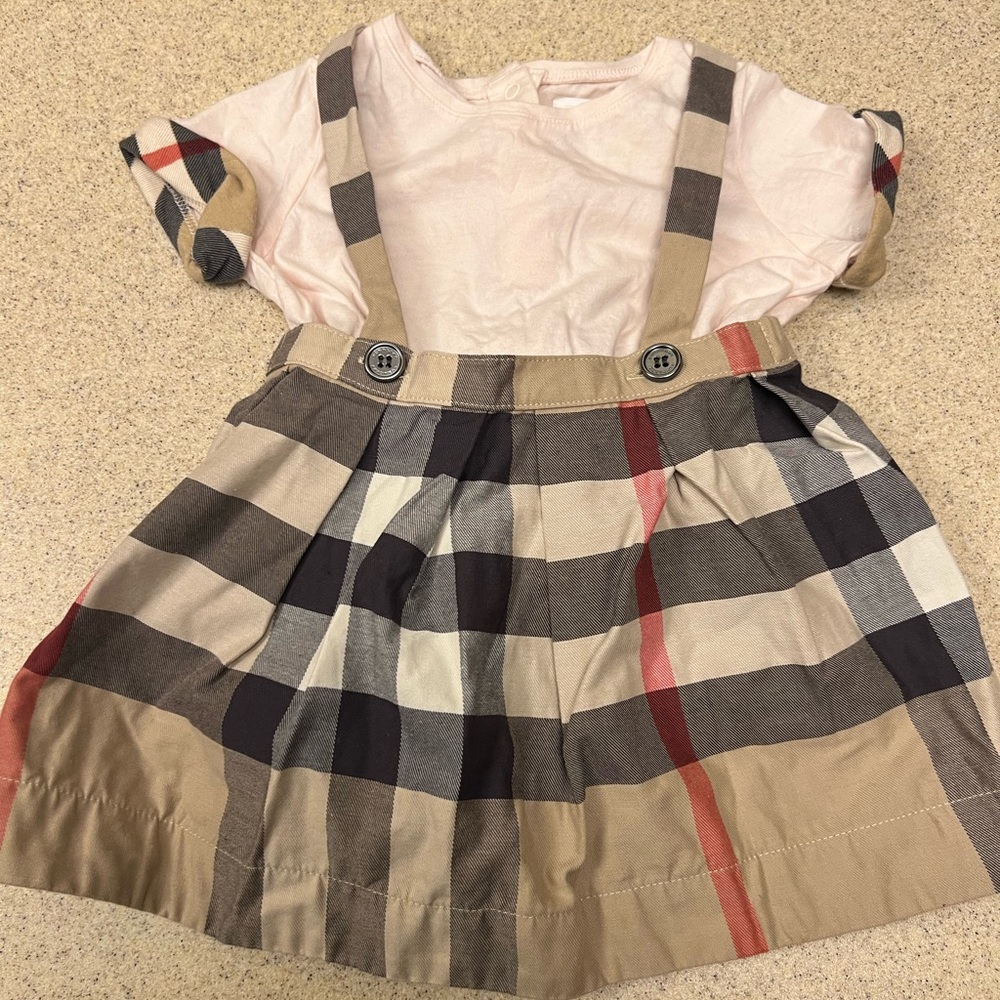 Girls Authentic Burberry 2 piece suspender skirt outfit